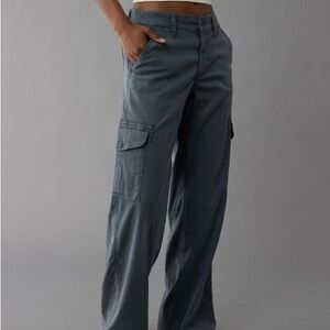 American Eagle Outfitters Women’s Charcoal Cargo Pants